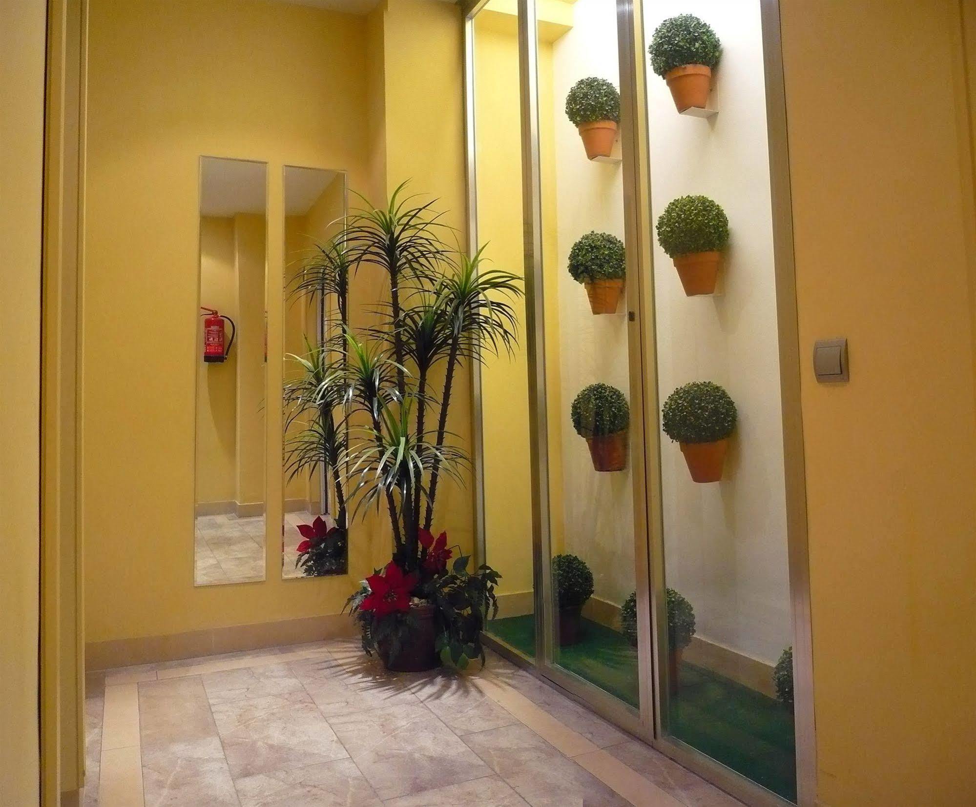 מאלגה Apartamentos Suites Oficentro מראה חיצוני תמונה