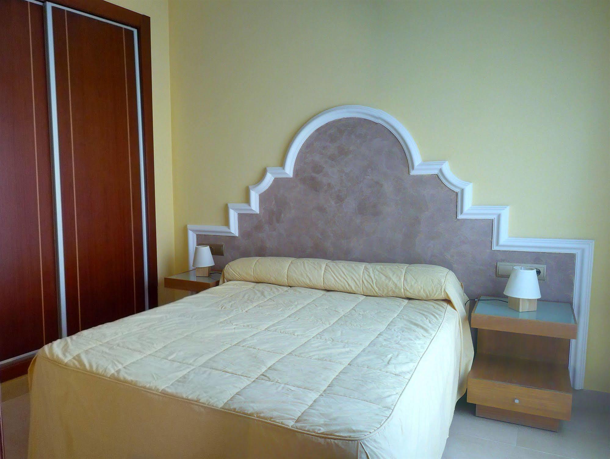 מאלגה Apartamentos Suites Oficentro מראה חיצוני תמונה
