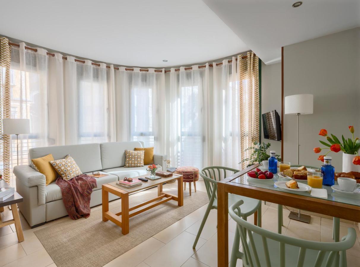 מאלגה Apartamentos Suites Oficentro מראה חיצוני תמונה