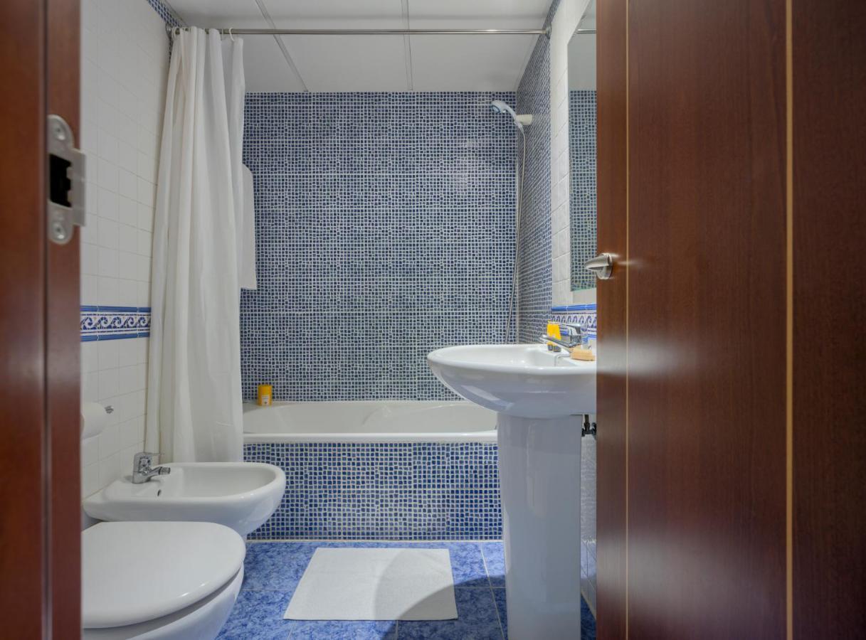 מאלגה Apartamentos Suites Oficentro מראה חיצוני תמונה