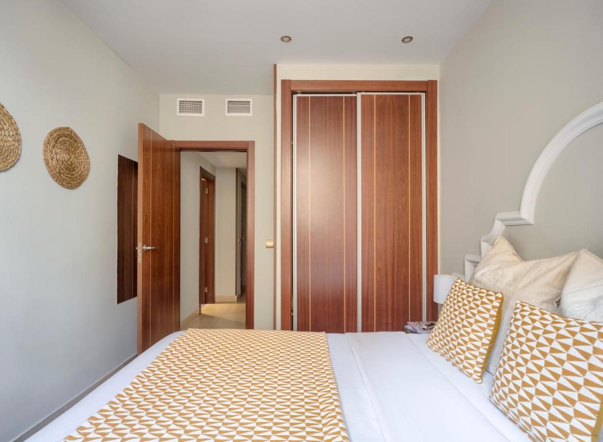 מאלגה Apartamentos Suites Oficentro מראה חיצוני תמונה