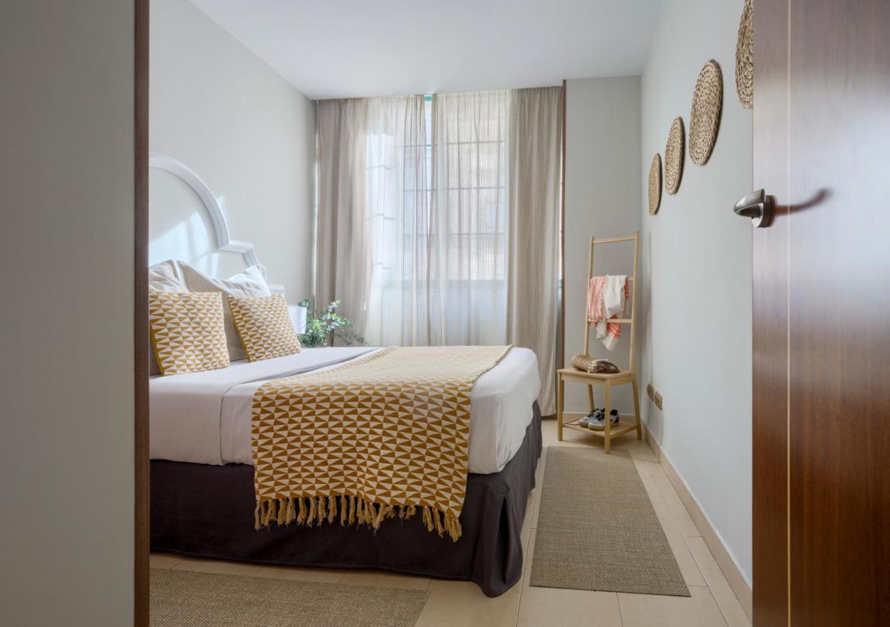 מאלגה Apartamentos Suites Oficentro מראה חיצוני תמונה